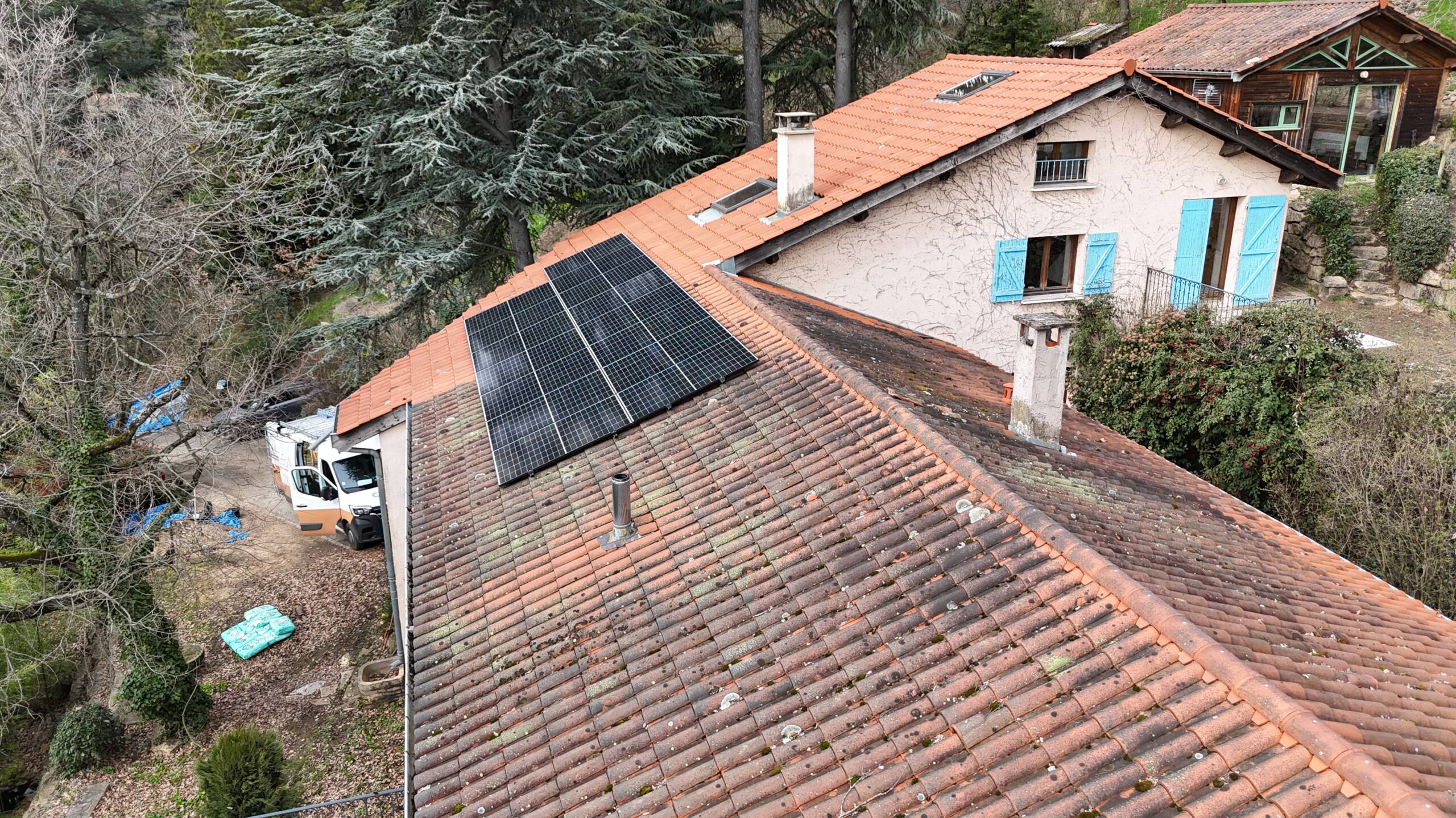 Toit Tuile 6 kWc autoconsommation avec revente de surplus à Limonest | SILISUN