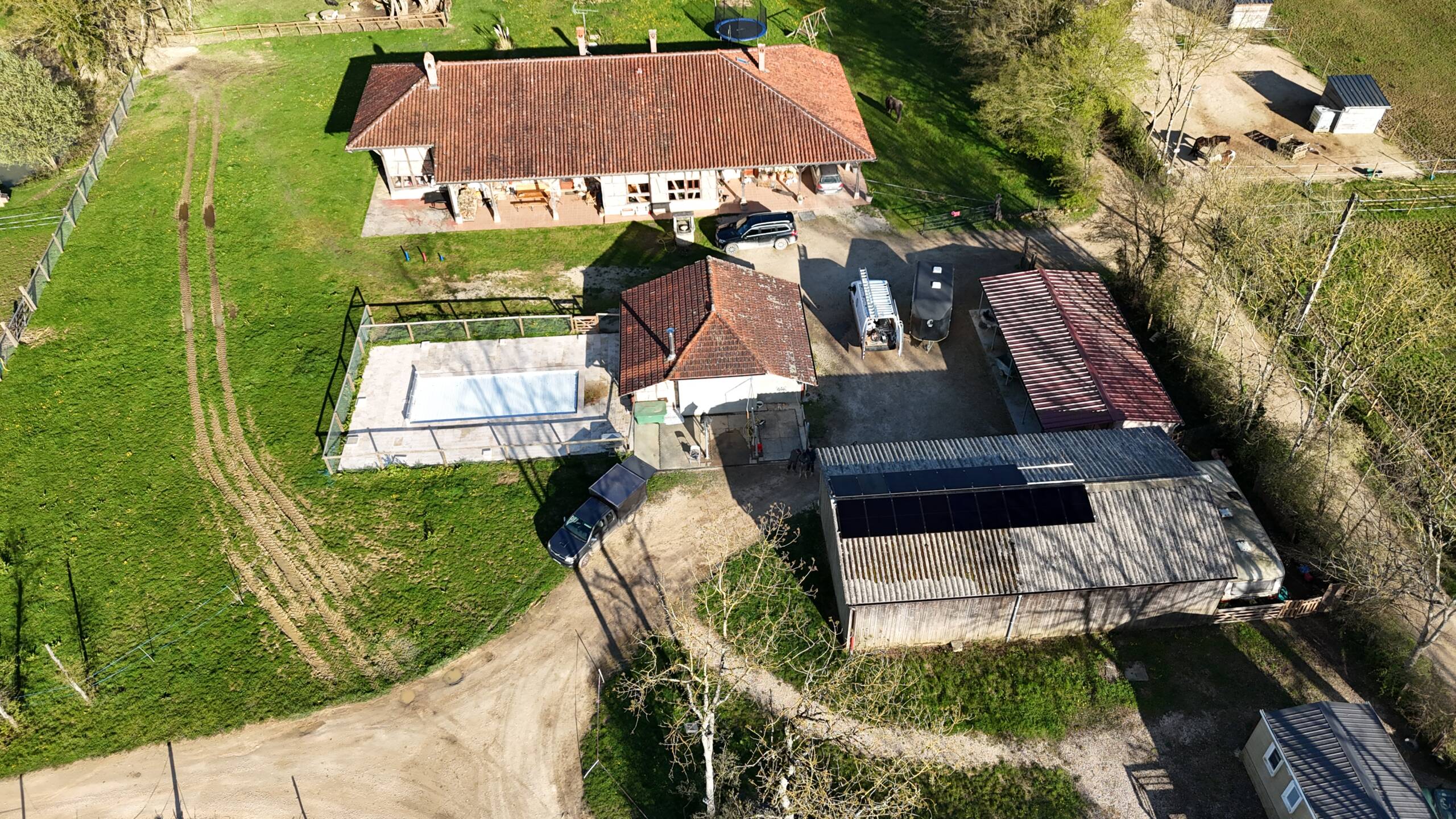 Fibro-ciment 6 kWc autoconsommation avec revente de surplus Saint Nizier le bouchoux | SILISUN